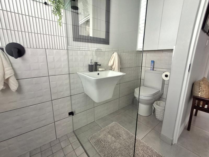 4 Bedroom Property for Sale in Da Gama Bay Western Cape